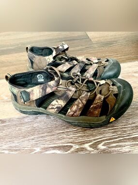 KEEN
Newport H2, hybrid waterproof Sandals